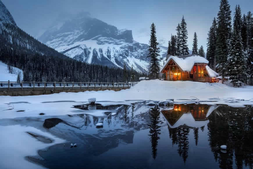 雪景 池塘 木屋 倒影高清壁纸图片 3000x2000