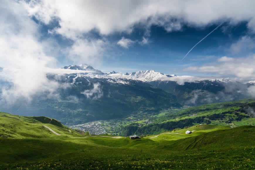 高山 云雾 山谷高清壁纸图片 3000x2000