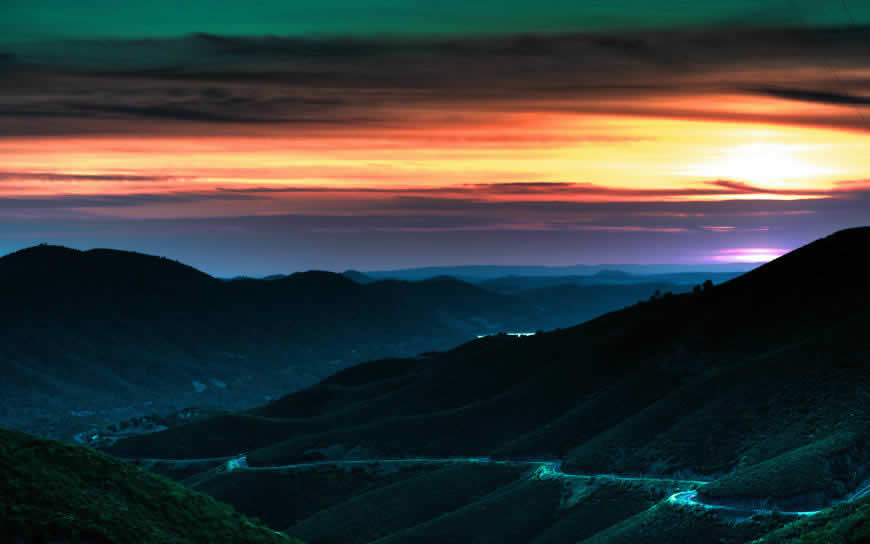 山中公路风景高清壁纸图片 2560x1600