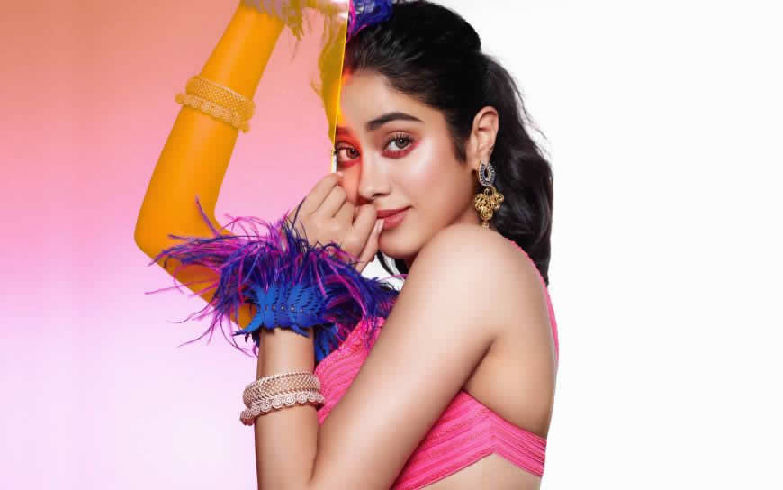 贾维·卡普尔(Janhvi Kapoor)高清壁纸图片 3840x2400