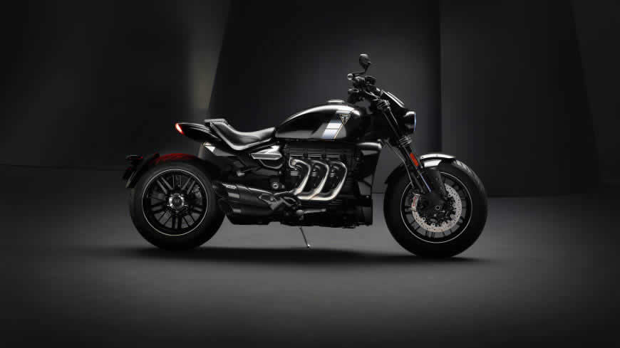 2019款凯旋(Triumph) Rocket III TFC摩托车高清壁纸图片 7680x4320