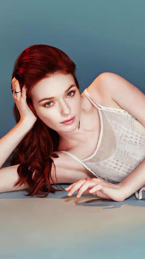 艾莉诺·汤姆林森(Eleanor Tomlinson)高清壁纸图片 2160x3840